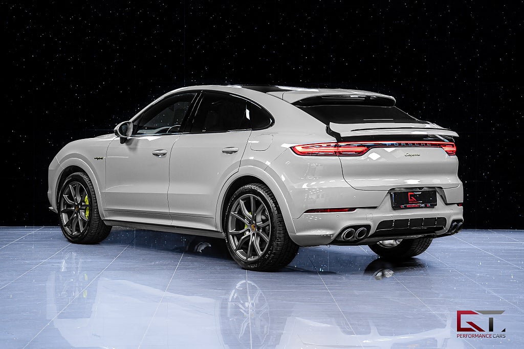 Porsche Cayenne E-Hyb Coupé PLATINUM MOMS 1450mil SportDesign Pano BOSE