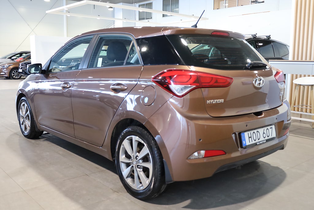 Hyundai i20 1,2 84hk ComfortPlus Blåtand PDC Rattvärme 2016