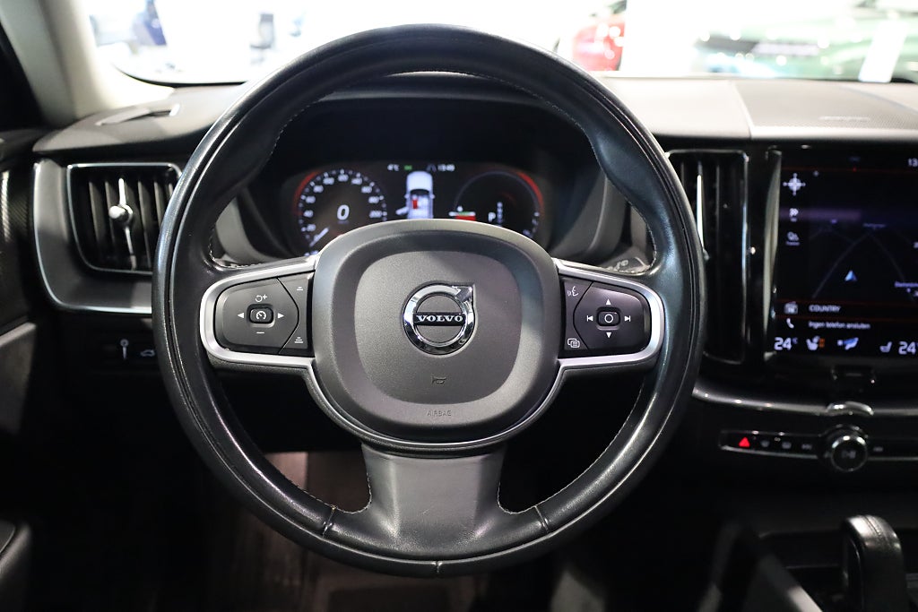 Volvo XC60 Recharge T6 340hk Inscription Exp AWD H/K Pano Drag