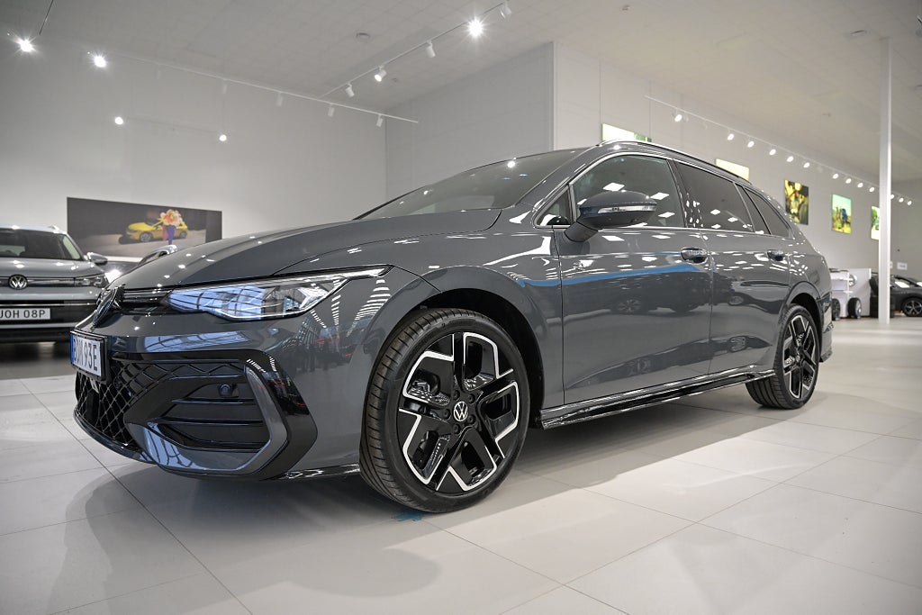 Volkswagen Golf Sportscombi 1.5 eTSI TSI *SOMMARKAMPANJ T.O.M 30/6!*