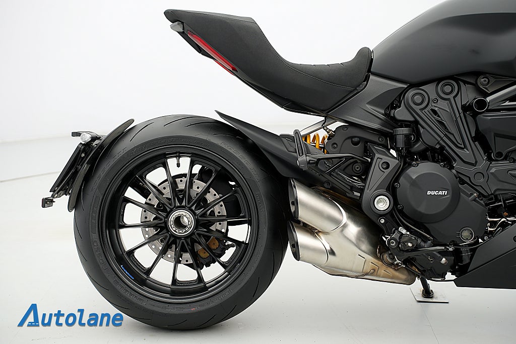 Ducati Diavel 1260 *Nyservad Nya däck