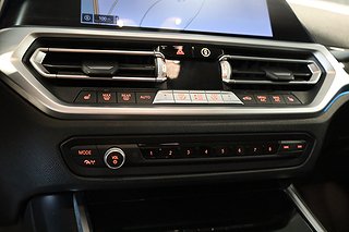 Sedan BMW 330e 18 av 25