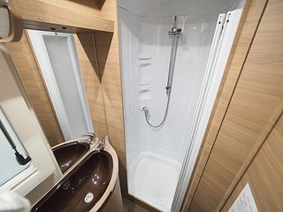 Husbil-halvintegrerad Elnagh T-loft 531 20 av 26