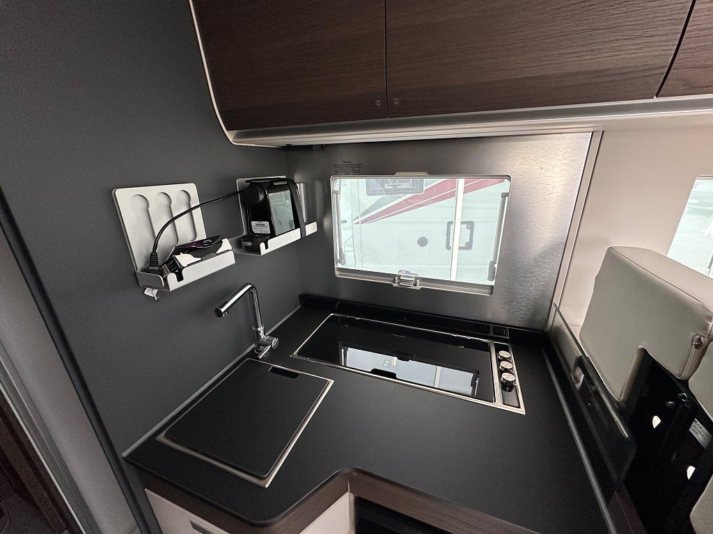Adria 670SL MB Coral Supreme  9G-Tronic Automat 170Hk 275 Mil thumbnail