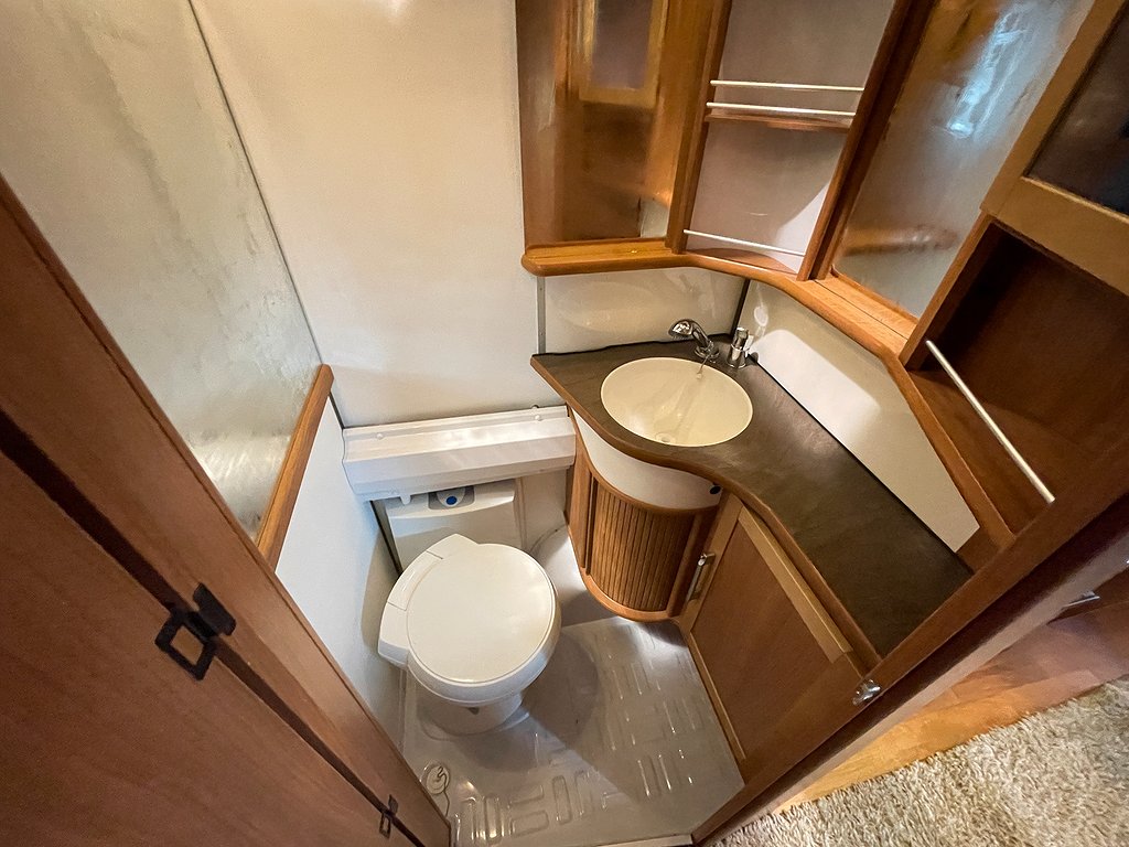 Kabe Ametist 560 GLE KS /Solcell/AC/ALDE/Markis/Långbädd - Kabe