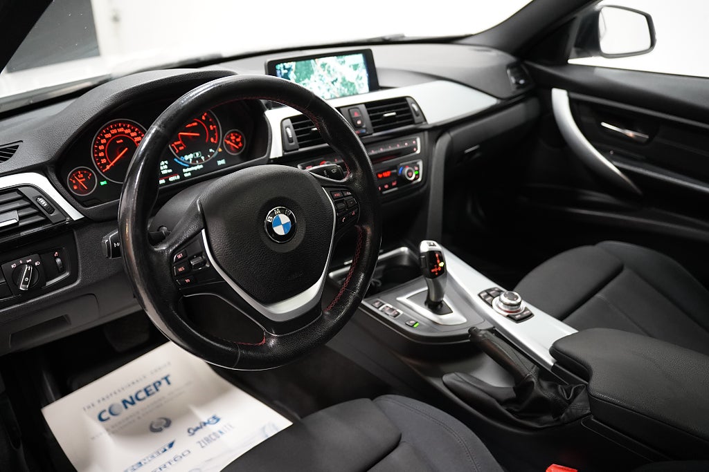 BMW 320D xDrive Touring 184hk Sport HIFI Panorama Farthållare