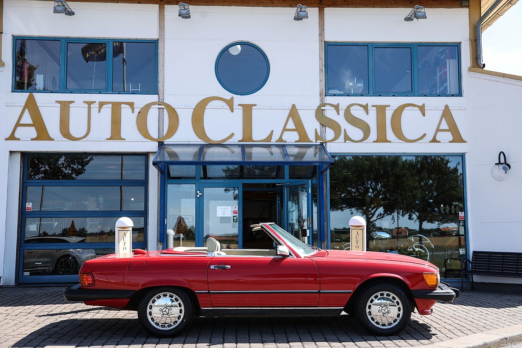 Mercedes-Benz 560 SL