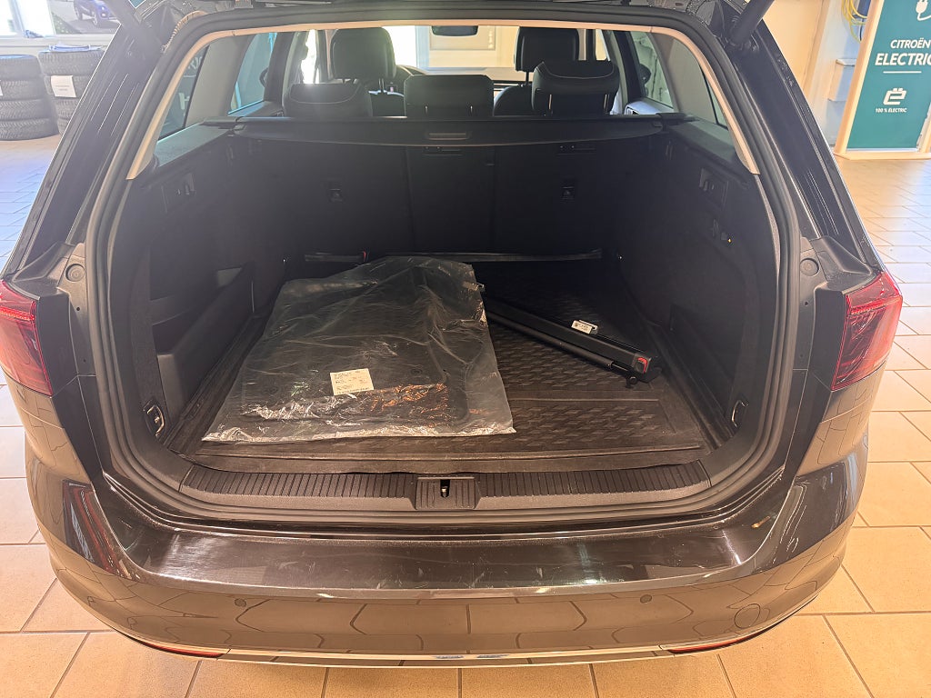 Volkswagen Passat 2022 - miniatyr 5