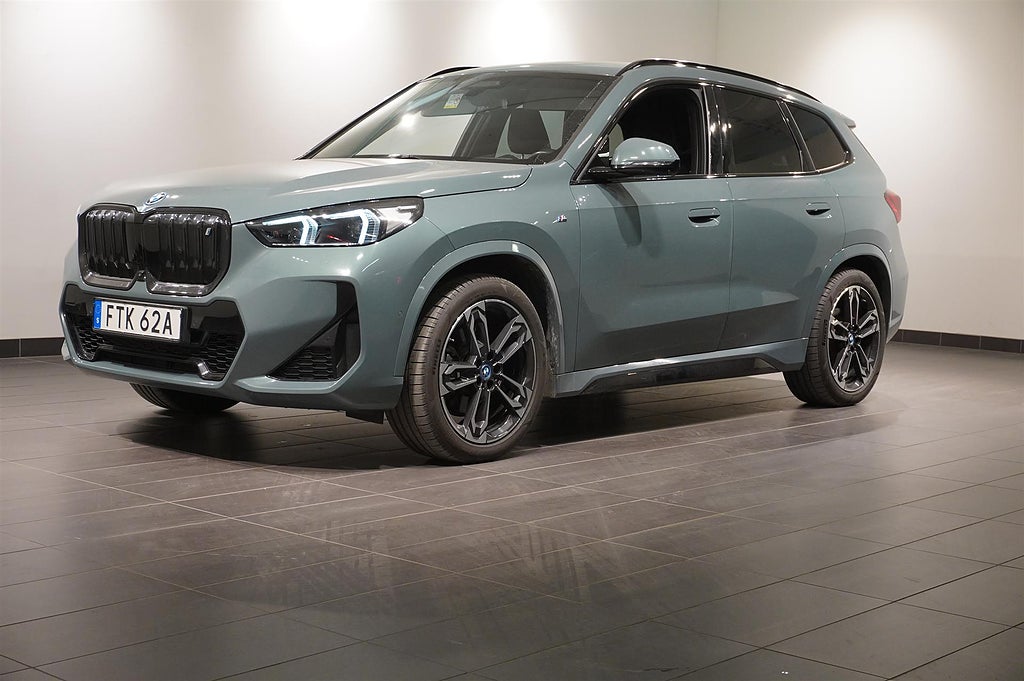 BMW iX1 xDrive30 M Sport Innovation H K Drag DAP Pap | Ränta 3,95%