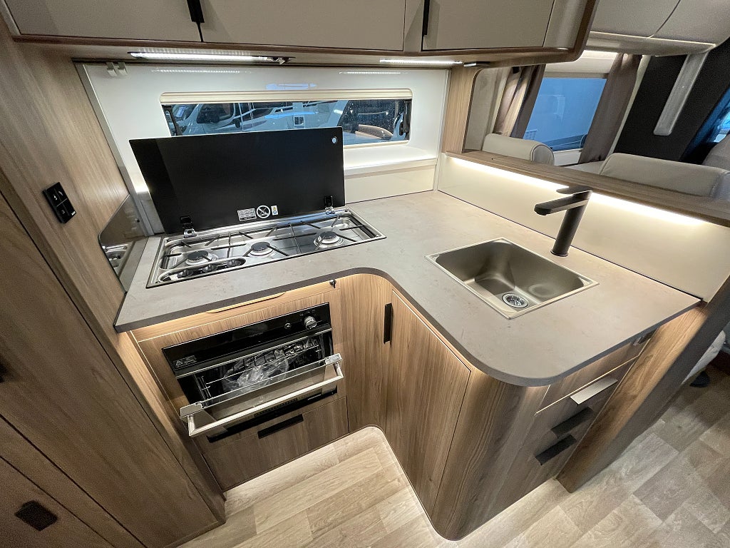 Kabe TMX 810 LXL /Cinderella/ALDE/5 bältad/Automat/Mercedes - Kabe