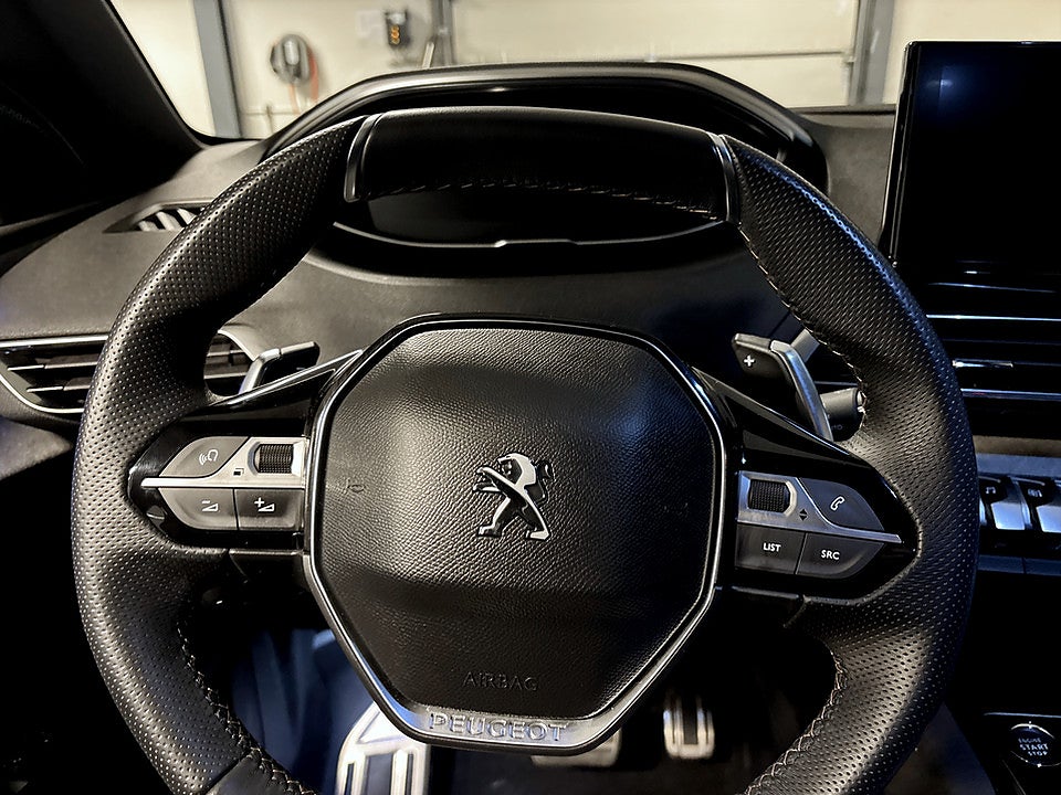 Bild på Peugeot 5008 GT 1.2 PT 130hk Aut 7-SITS B-KAMERA CARPLAY