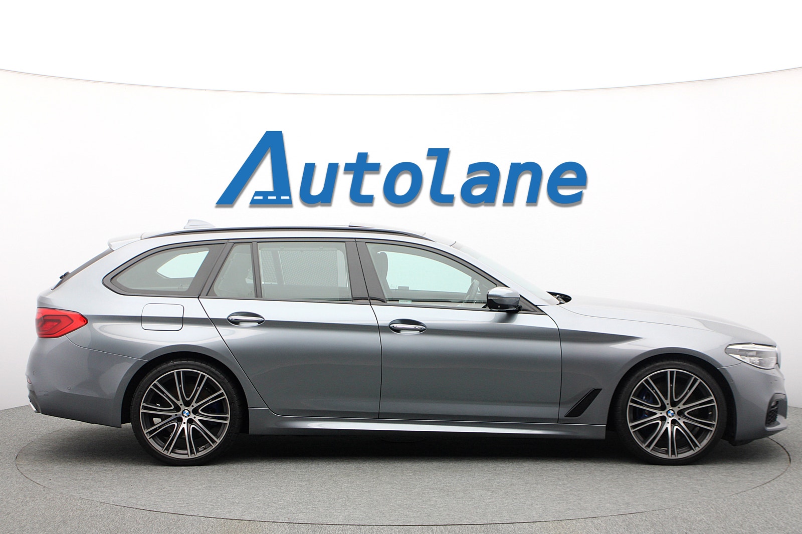 BMW 540d xDrive Touring Steptronic, 320hp, 2018
