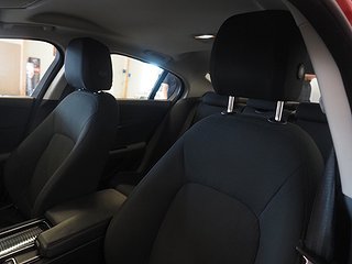 Sedan Jaguar XE 14 av 20