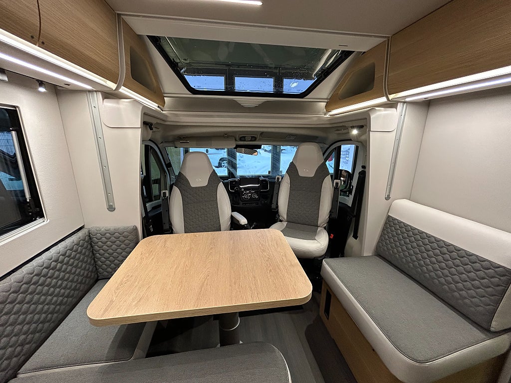 Adria Matrix 670 SL 60 Y /B-körkort/Taksäng/Automat/5 bältad - Adria