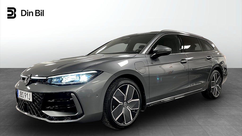 Volkswagen Passat E-Hybrid 272hk R-Line Edition