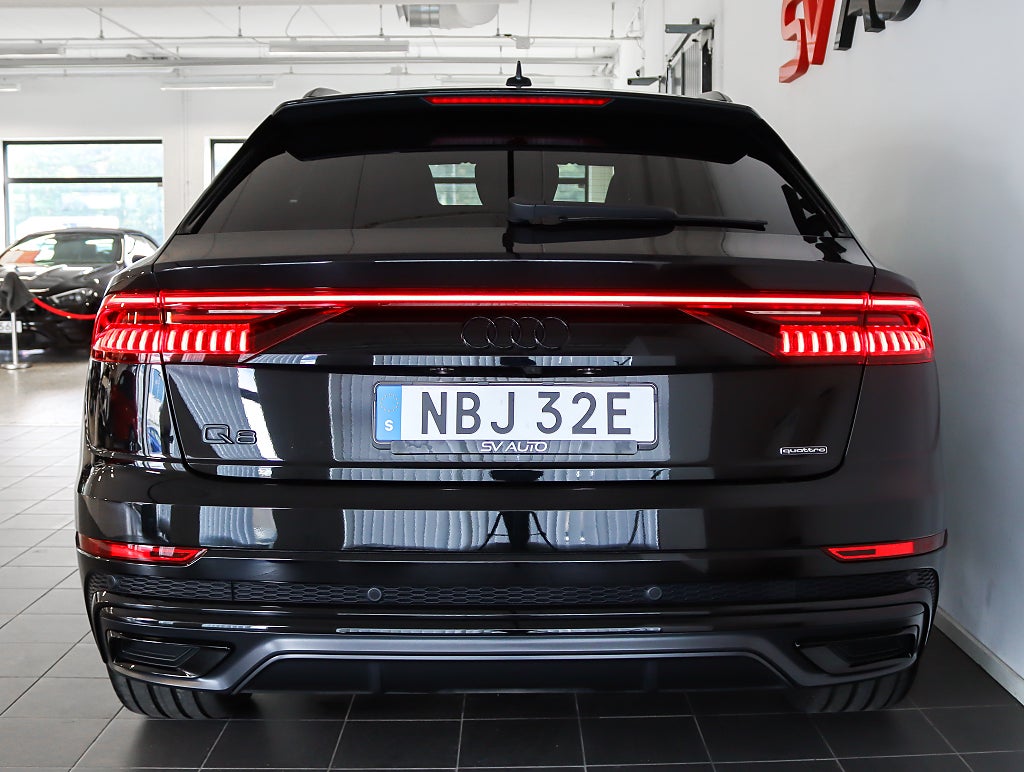Audi Q8 TDI S line Selection MOMS Pano Matrix Värmare Drag