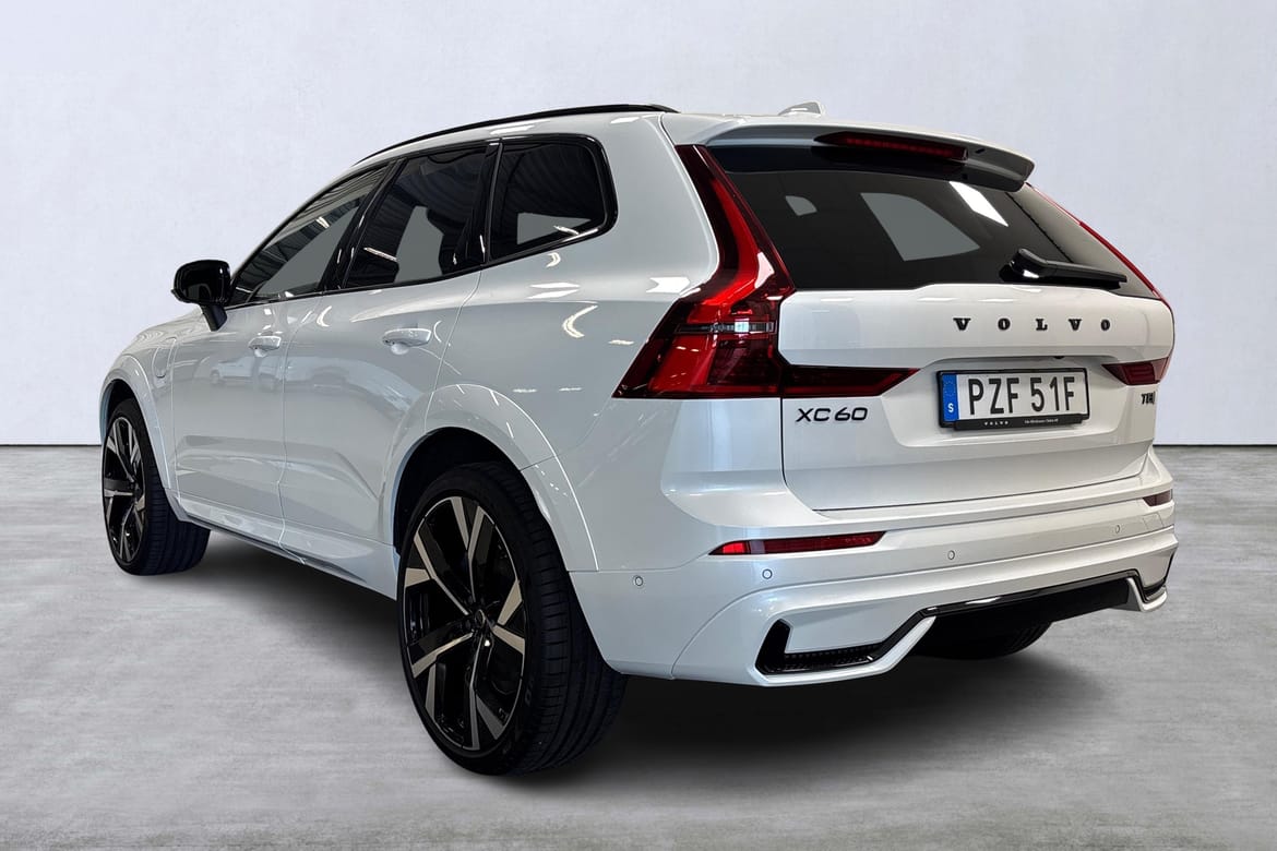 Volvo XC60 T8 Plus Black Nordic Edition 2026, bild 4/10