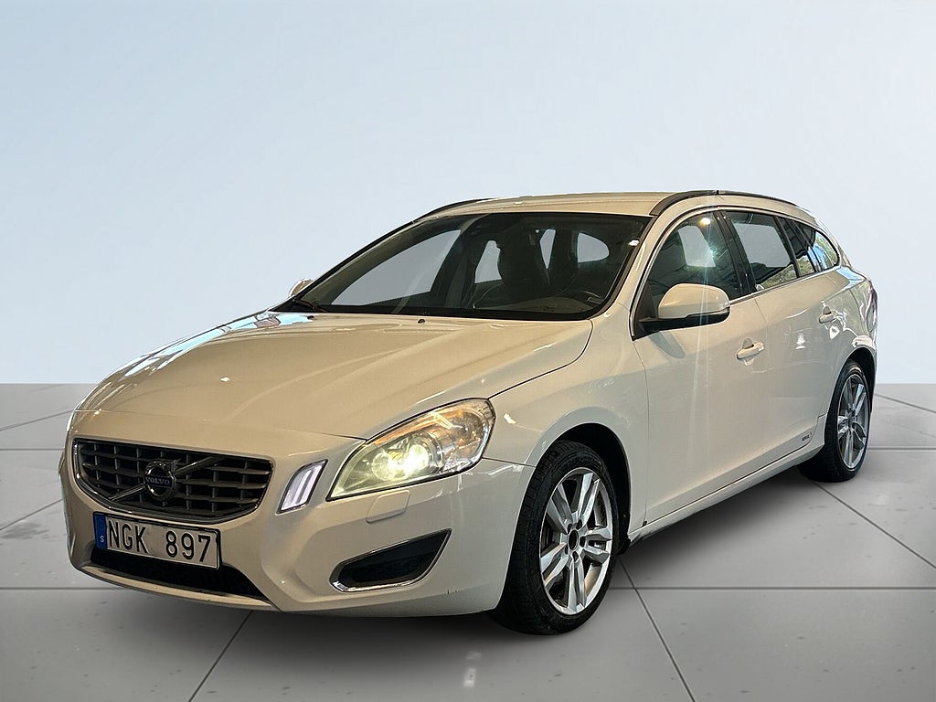 Volvo V60 D4 AWD Aut Momentum Dvärm/Skinn/Drag/Psens/Xenon