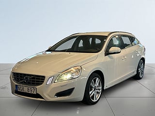 Volvo V60 D4 AWD Aut Momentum Dvärm/Skinn/Drag/Psens/Xenon