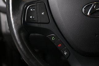 Halvkombi Hyundai i10 10 av 18