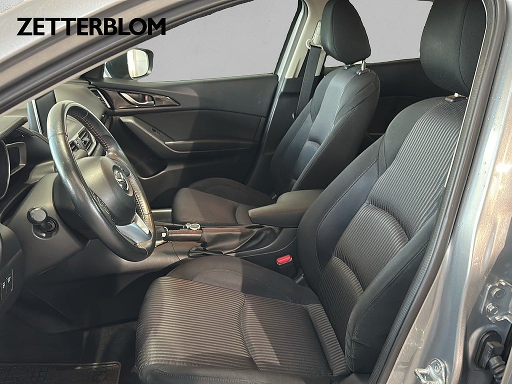 Sedan Mazda 3 7 av 16