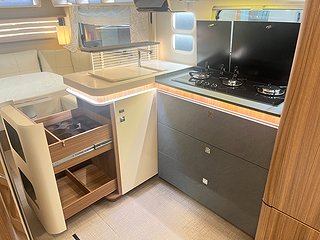 Husbil-integrerad Eura Mobil INTEGRA 760 HS 17 av 31