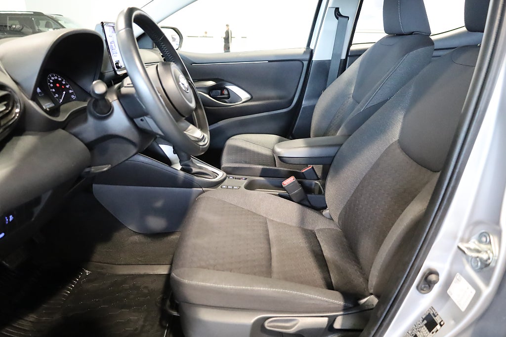 Toyota Yaris Hybrid Active Aut 5D Kamera PDC Blåtand 2023