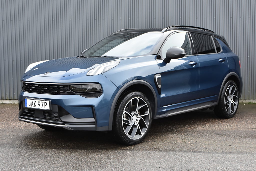 Lynk & Co 01 PHEV / Panorama / 360 / Navigation / Infinity