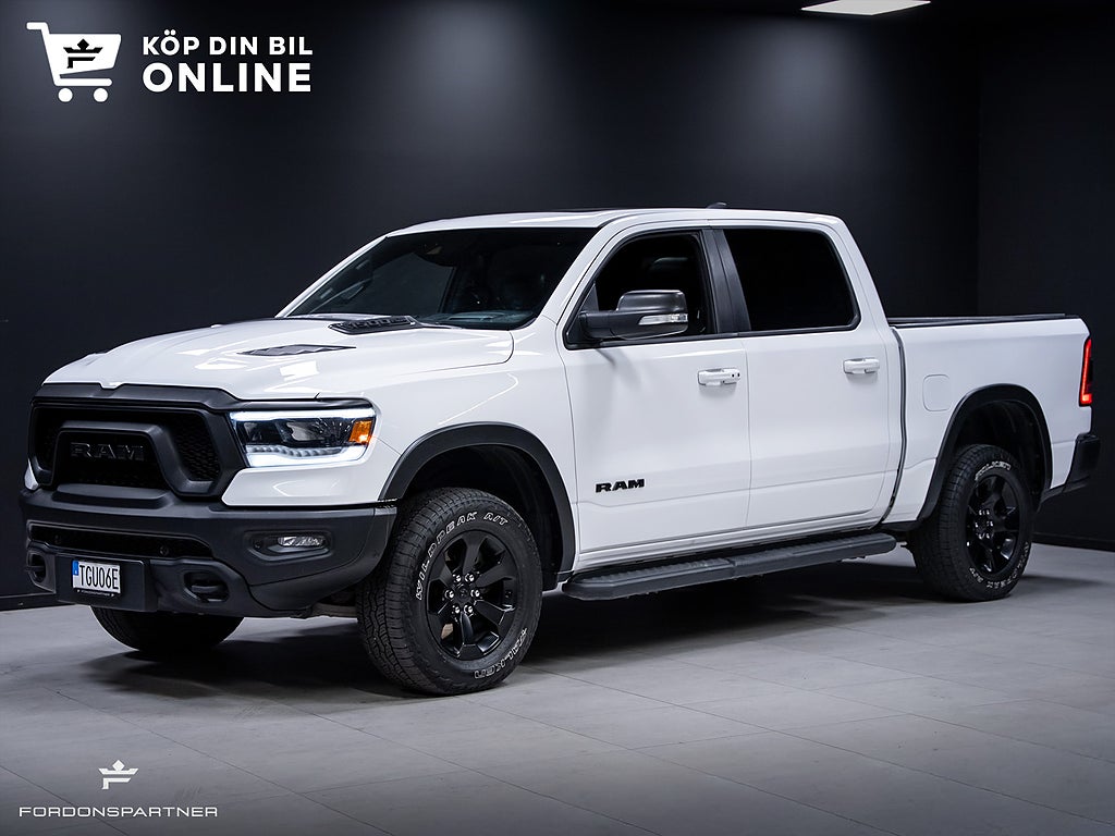 Dodge RAM 1500 Crew Cab 5,7 V8 REBEL PANORAMA LUFT H&K LEASEBAR