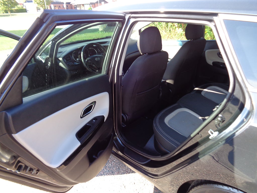Kia cee'd_sw 1.6 CRDi Automatic, 128hp, 2014