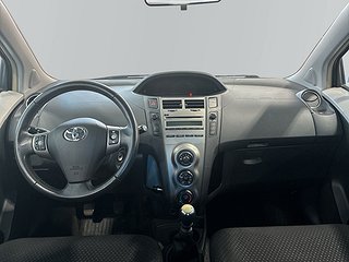 Toyota Yaris 5-dörrar 1.33 Dual VVT-i Värmare S&Vdäck ISOFIX