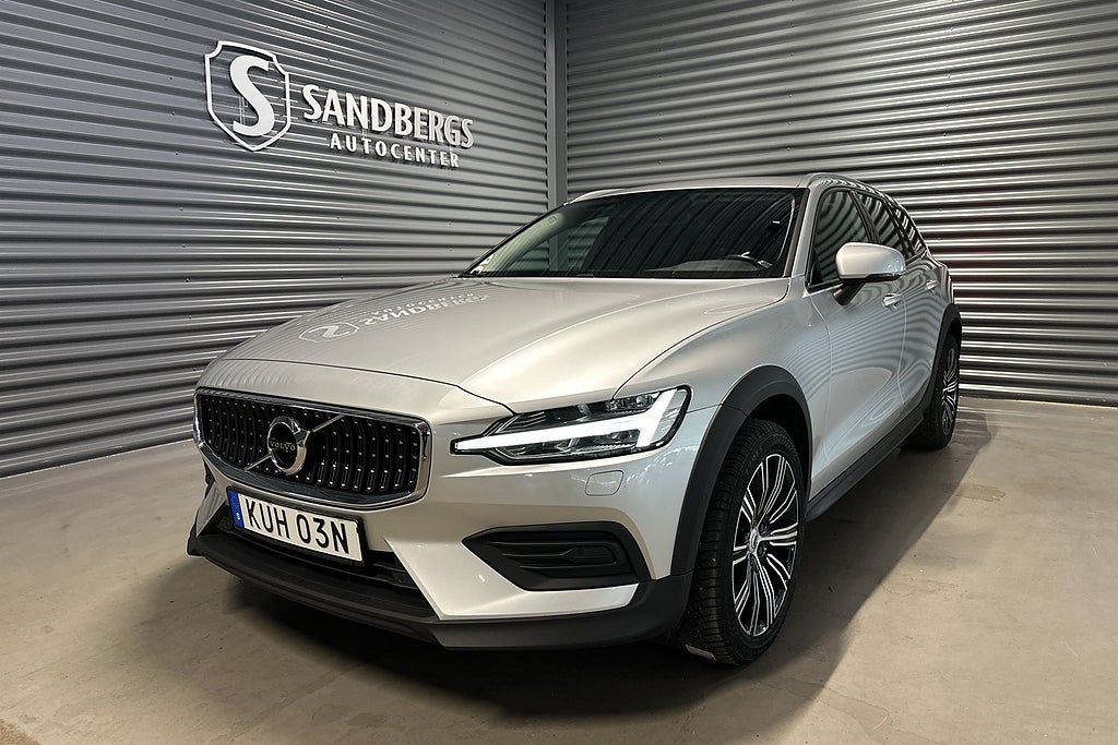 Volvo V60 Cross Country D4 AWD Geartronic Momentum Värmare Navi Euro 6