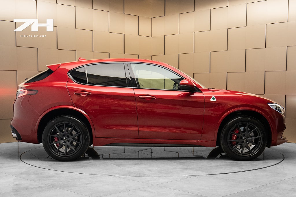 Alfa Romeo Stelvio Quadrifoglio / H/K / Adaptiv Farth. / Kamera