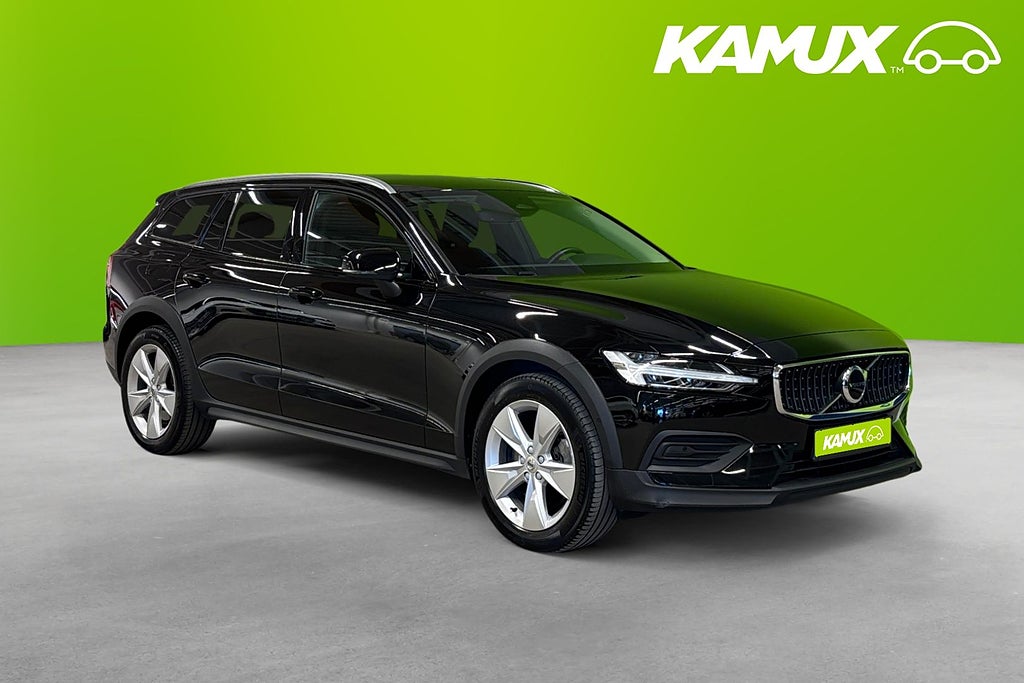 Volvo V60 Cross Country B5 AWD Core 250hk MOMS GRILL PÅ KÖPET! Kamera Navi BLIS