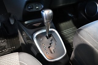 Halvkombi Toyota Yaris 16 av 22