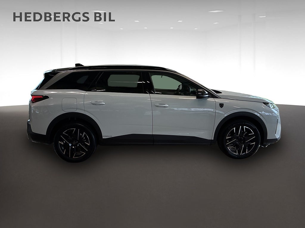 Peugeot 5008  GT HYBRID 145HK thumbnail