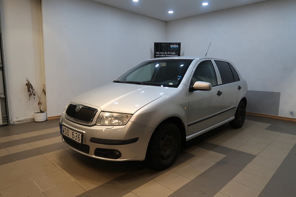 Skoda Fabia 1.4 Euro 4-Lågamil-välvårda