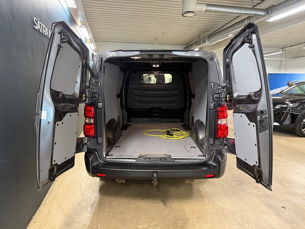 Bild på Peugeot e-Expert  PRO+ L3 75kWh 136hk Back-kamera/Nav