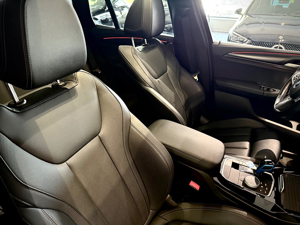 BMW iX3 M Sport Glastak Läder Drag - bild 14