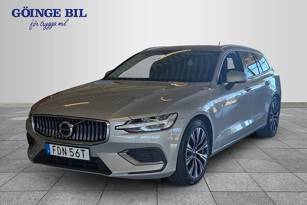 Volvo V60 Recharge T6 Core Edition Drag/ Navi/ Kamera/ To...