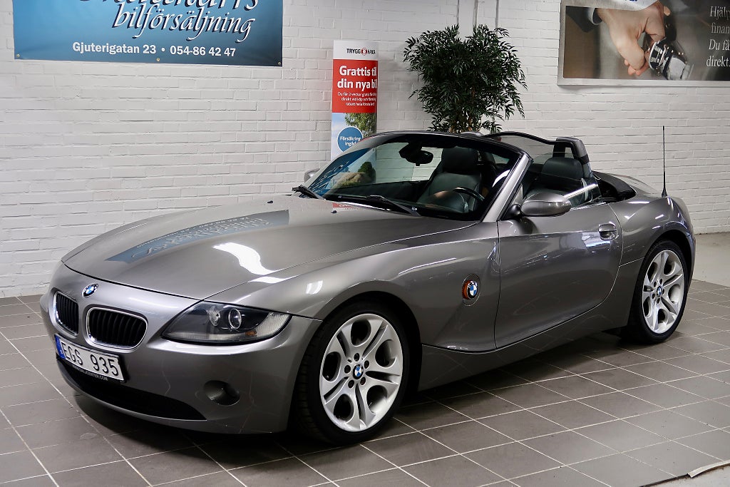 BMW Z4 2.5i Cab Automat Nybesiktigad Mkt Välvårdad 