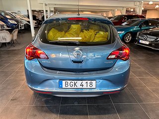 Opel Astra 1.4 Turbo 140hk Nybesiktad/Lågskatt/SoV-Hjul