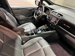 Halvkombi Nissan Leaf 11 av 27
