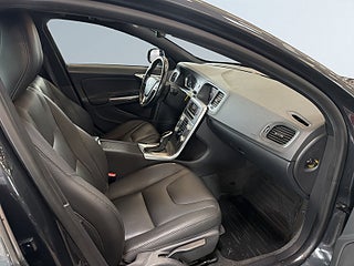 Volvo V60 Cross Country D4 Classic Pro S&V-hjul Värmare Skinn Navi Kamrem bytt – bild 10