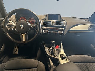 BMW 118I 5-dörrars M Sport Mvärmare Svart innertak Fhållare S&V – bild 8