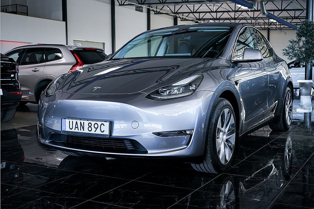 Tesla Model Y Long Range AWD, 514hk, 2024