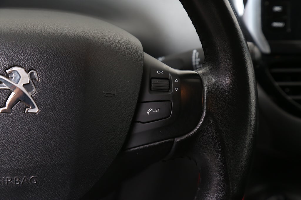 Peugeot 208 1,2 PureTech 82hk Active 5D Bluetooth Ny kamrem 2017