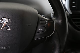 Halvkombi Peugeot 208 15 av 22