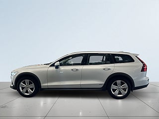 Volvo V60 Cross Country D4 AWD Advanced SE II S&V-hjul/Drag/H/K/Kamera/Dvärm – bild 4