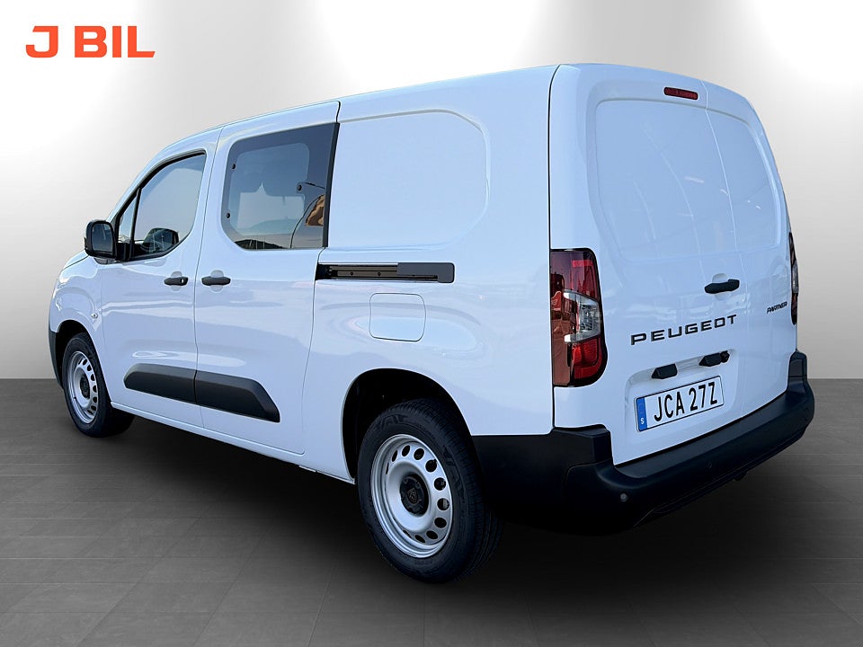 Bild på Peugeot Partner Crew Cab130hk AT8 - EDITION! SERVICE & V-HJUL INGÅR!